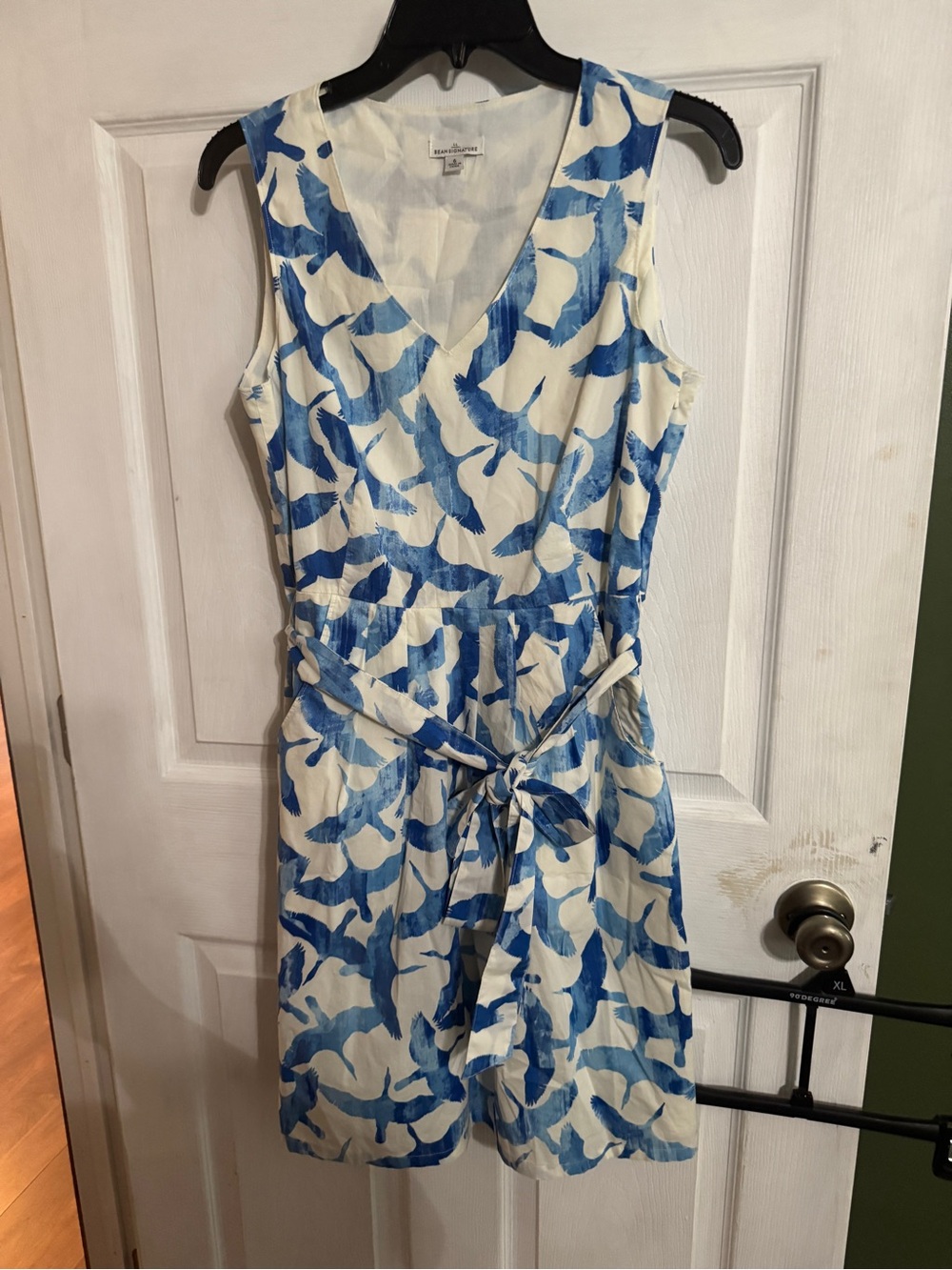 L.L. Bean Signature blue and white crane bird print sleeveless V-neck dress